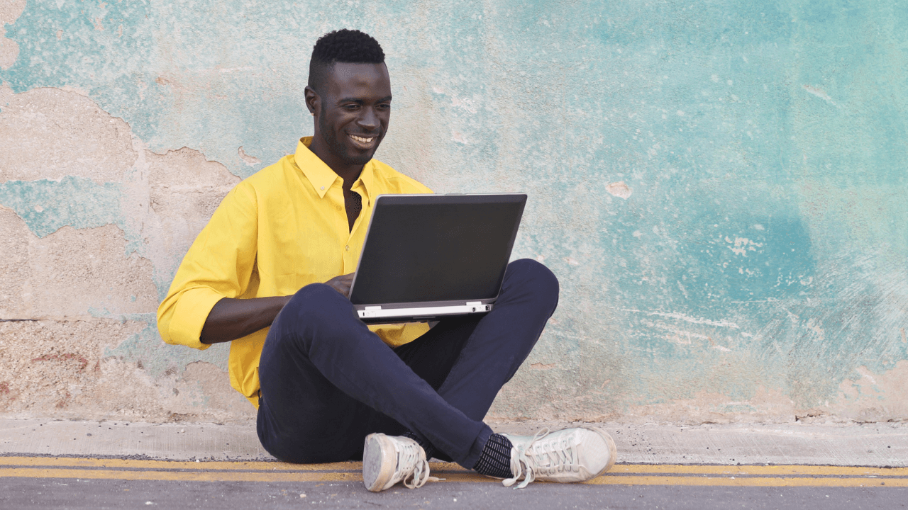 A Guide on How to Become a Freelance Accountant