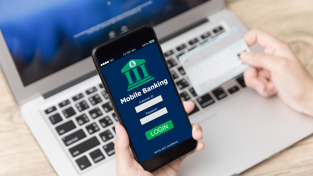 Why More Freelancers Are Switching to Neobanks in 2025 - And What Makes Juuli Stand Out